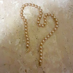 PEARL NECKLACE -16.5" JEWELER CHARM & CHIAN Costume